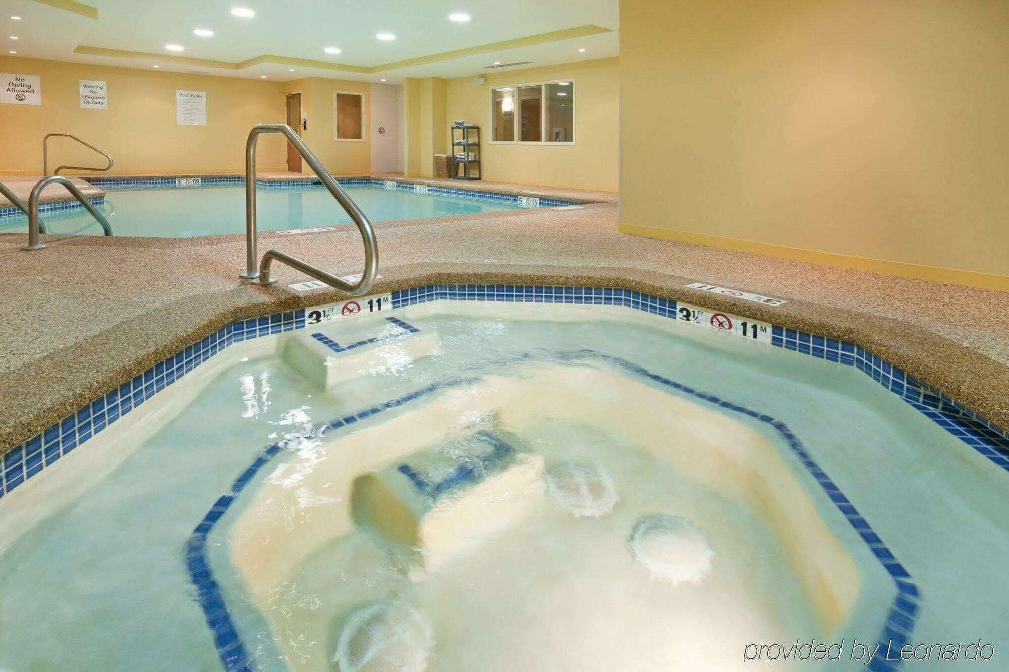 Holiday Inn Express & Suites Tilton By Ihg Esterno foto